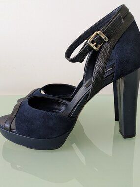 White House Black Market Cullen Navy Heels, Pumps, 9.5